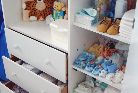 como organizar o guarda-roupa do bebê - Foto: Carin Araujo / freeimages.com