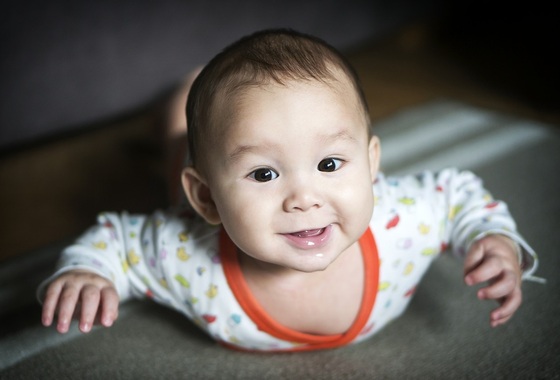 cuidados com o crânio do bebê - Foto: qimono - pixabay.com