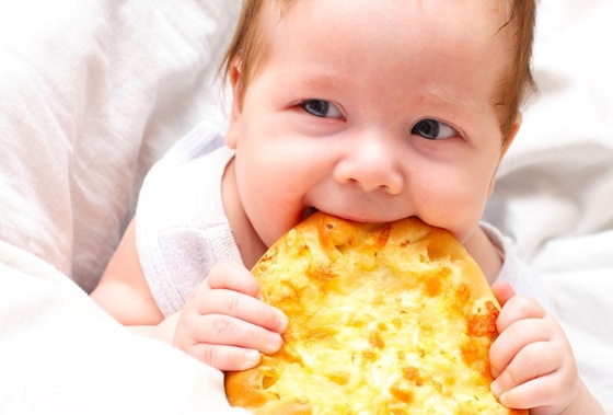 Alimentação inadequada para bebês já é problema - Foto: anelina / shutterstock.com Alimentação inadequada para bebês já é problema - Foto: anelina / shutterstock.com