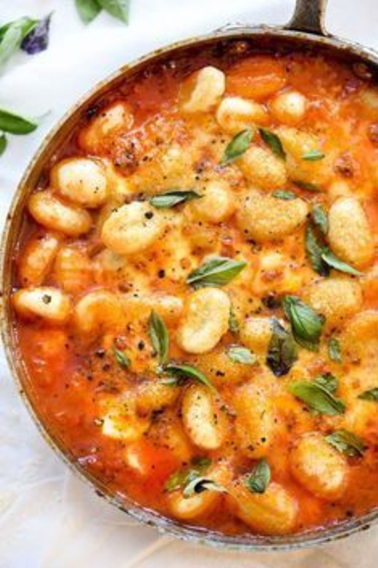 Nhoque de banana verde com molho de tomate, uma receita saudável e gostosa 